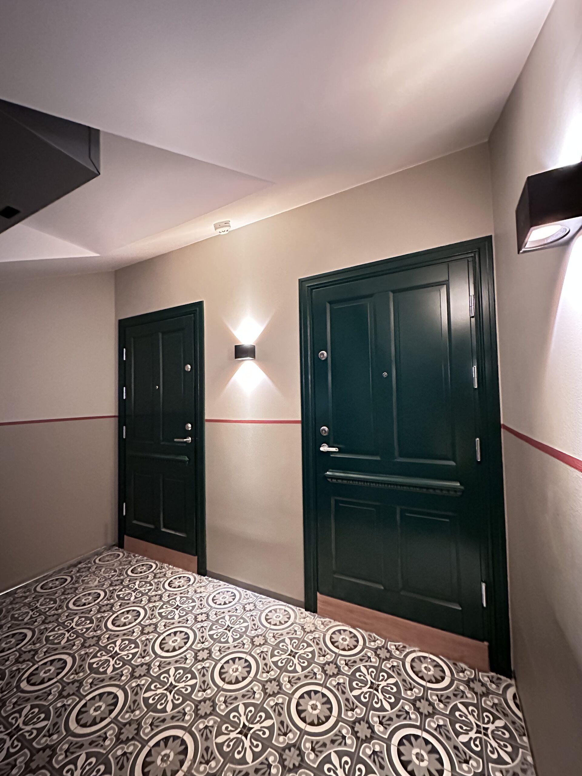 Rehabilitering av dører og oppgang i Sorgenfrigata, Oslo